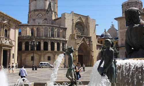 https://freefunguides.com/wp-content/uploads/2019/08/valencia-cathedral.jpg