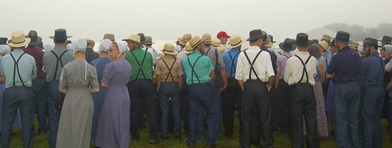 Group of Amish people