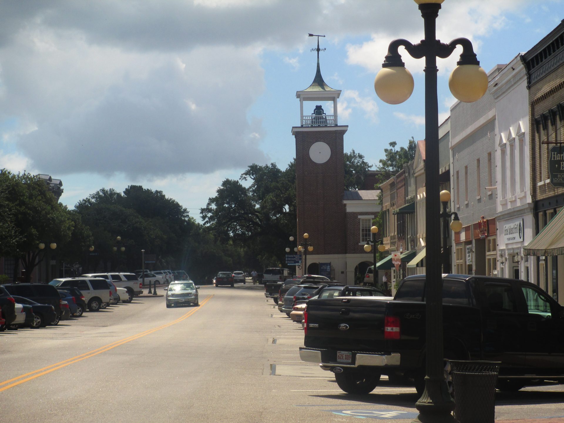 Glimpse of downtown Georgetown, SC